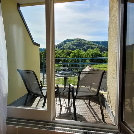 Modernes Mit Balkon Und Bergblick アパート *
